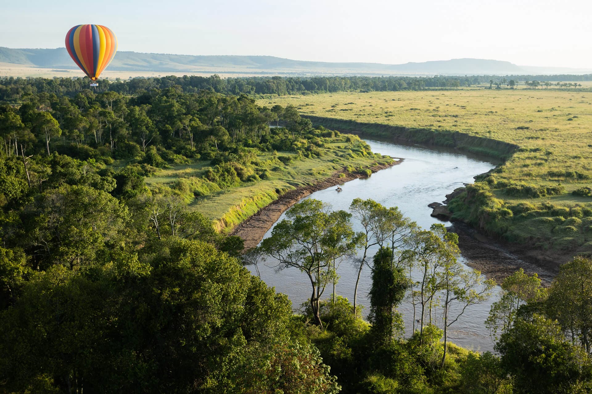 Hot Air Balloon over the Mara River.jpg